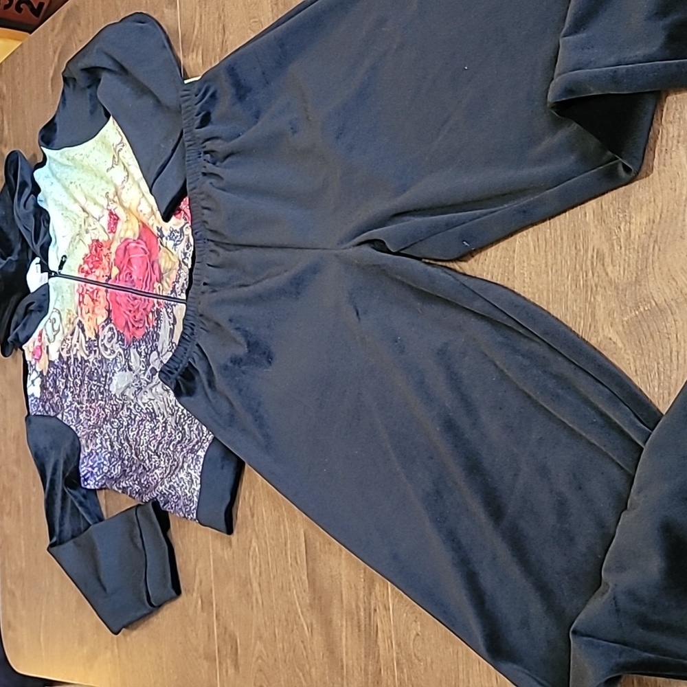 Coldwater Creek Velvety pantsuit Pjs Size: P/M Black Hoodie jacket elastic pants